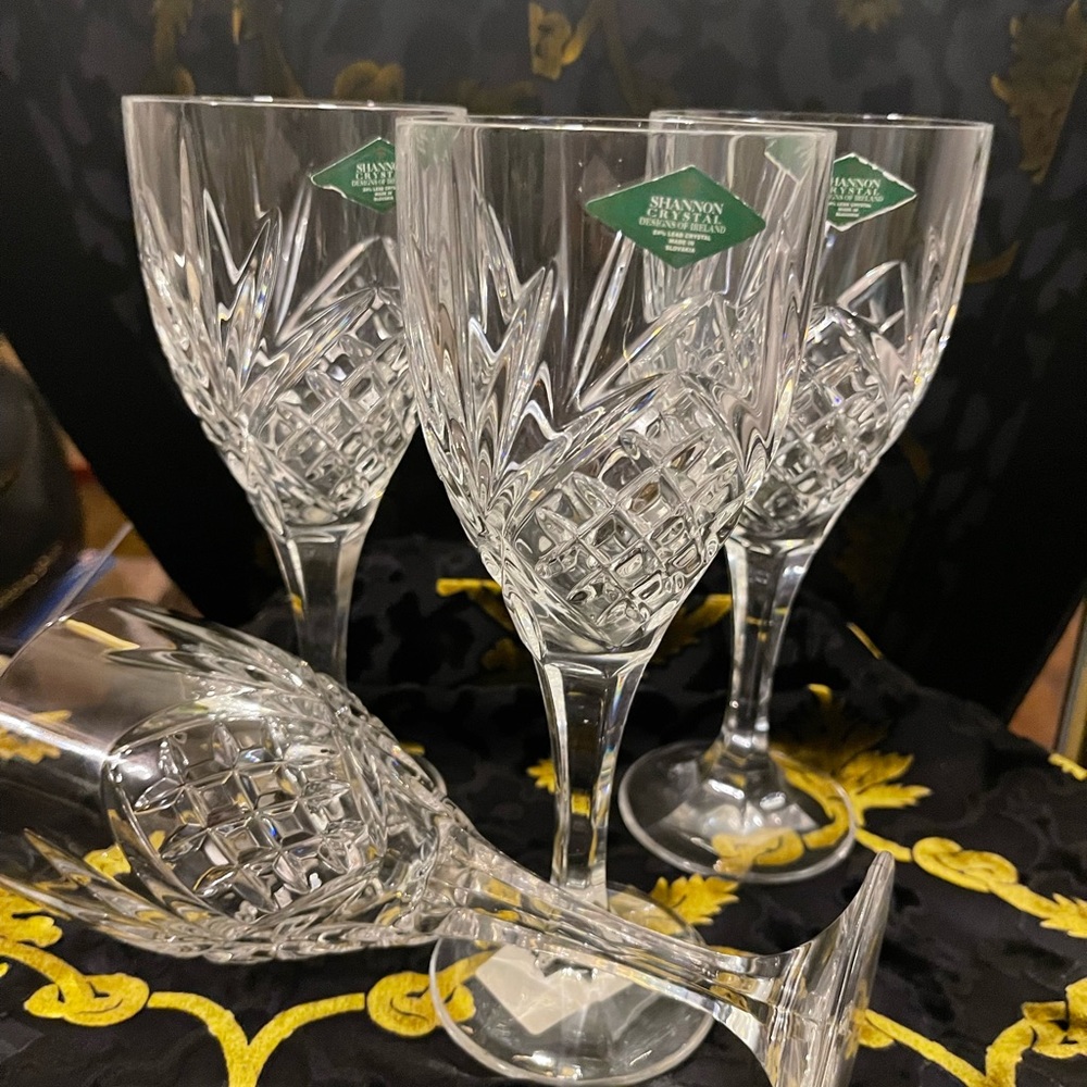 SHANNON CRYSTAL GLASSES.